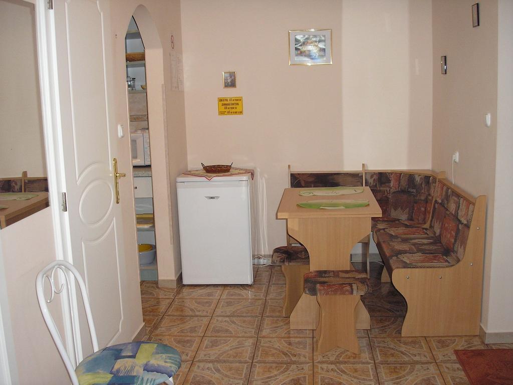 Kaktuszvirag Apartmanhaz ไฮจ์ดุสโซบอสโล ห้อง รูปภาพ